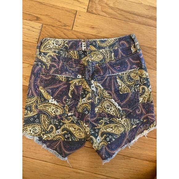 We The Free Women's Paisley Print Distressed Denim High-Waisted Shorts Size 26 - Picture 4 of 10